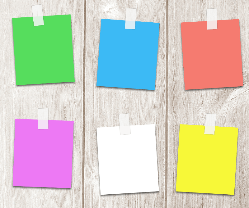 six post-its de couleurs différentes